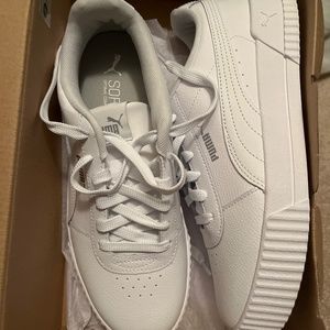 Soft foam Womens Puma sneakers